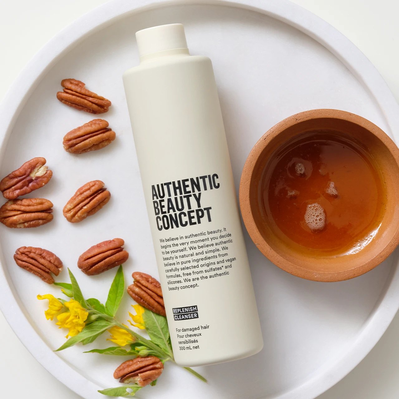 Bain Réparateur Cheveux Sensibilisés Authentic Beauty Concept 300ml Bain Réparateur Cheveux Sensibilisés Authentic Beauty Concept 300ml -Capillaires Produits Boutique BAIN REPARATEUR CHEVEUX SENSIBILISES AUTHENTIC BEAUTY CONCEPT 300ML 83135.1693384510